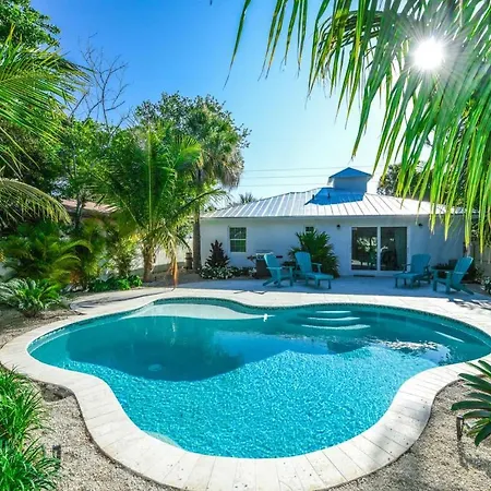 Villa Walking On Sunshine By Ami Locals
